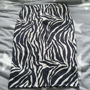 👗3/25$ 👗Zebra pencil skirt